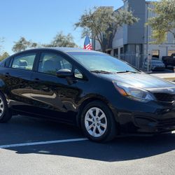 Kia Rio 2012   2.500$ Cash