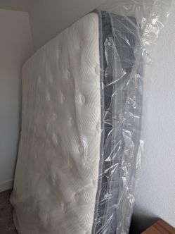 King size medium plush mattress, lightly used