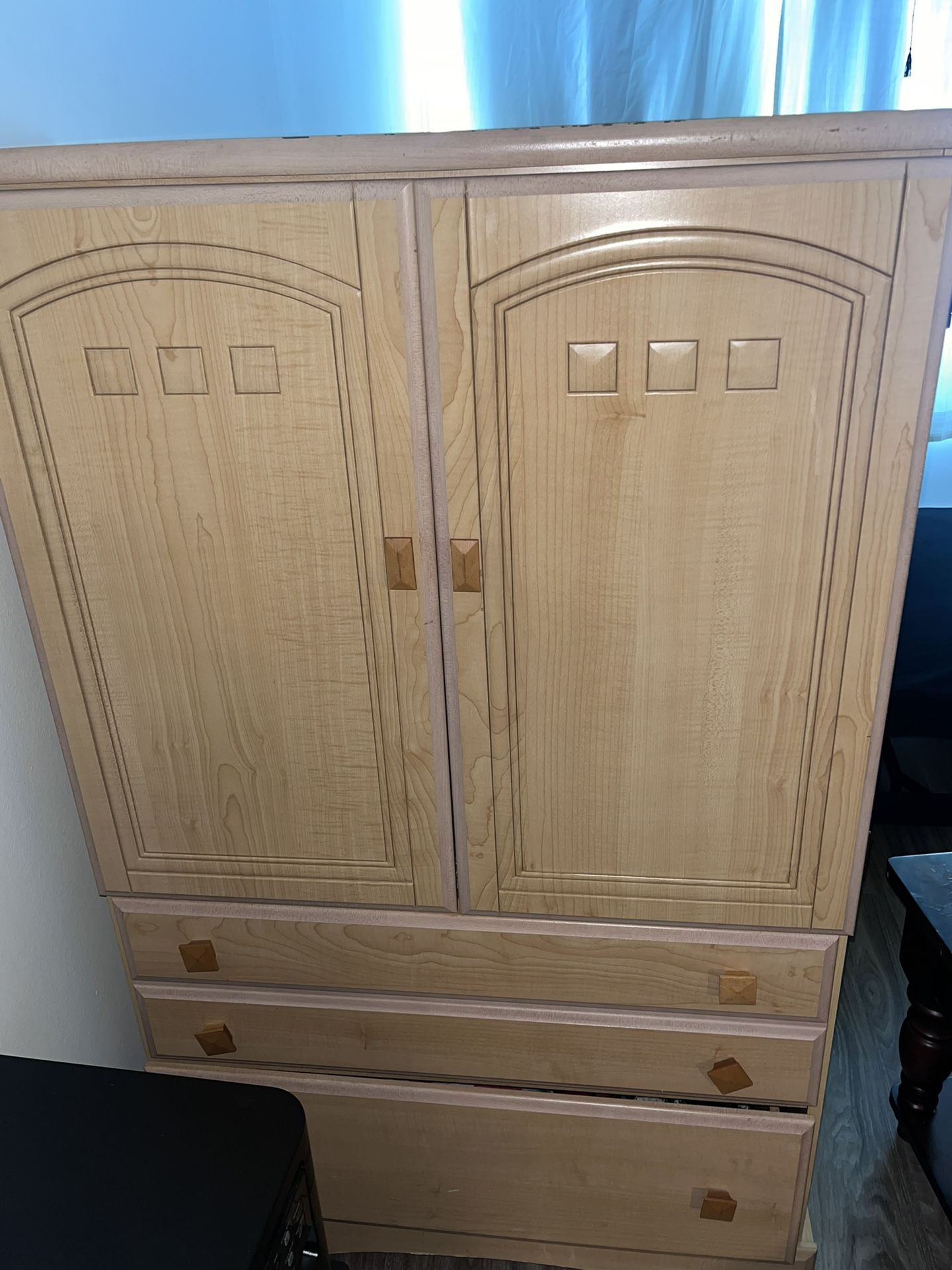 Dresser