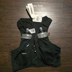 adidas TERREX Trail Running Primeblue Hydration Vest Pack Sz Medium w/ 2 Bottles