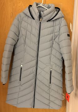 DKNY- Women’s Coat- Stretch Quilted High-Collar Gray Puffer. Size: Medium