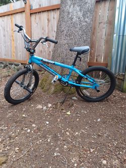 Mongoose Ravage BMX Bike Blue
