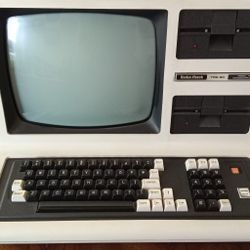 *RARE*Vintage Radio Shack TRS-80 Model 4 Computer *Works Perfectly*