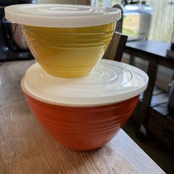 Plastic Bowls And Containers