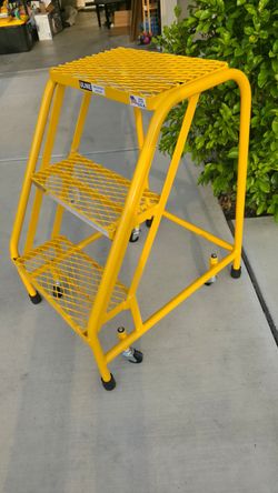 3 steps utility ladder - heavy duty - Model H-2252Y (450lb)