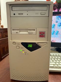 Retro Pentium 200 MMX Win 98 Gaming computer.
