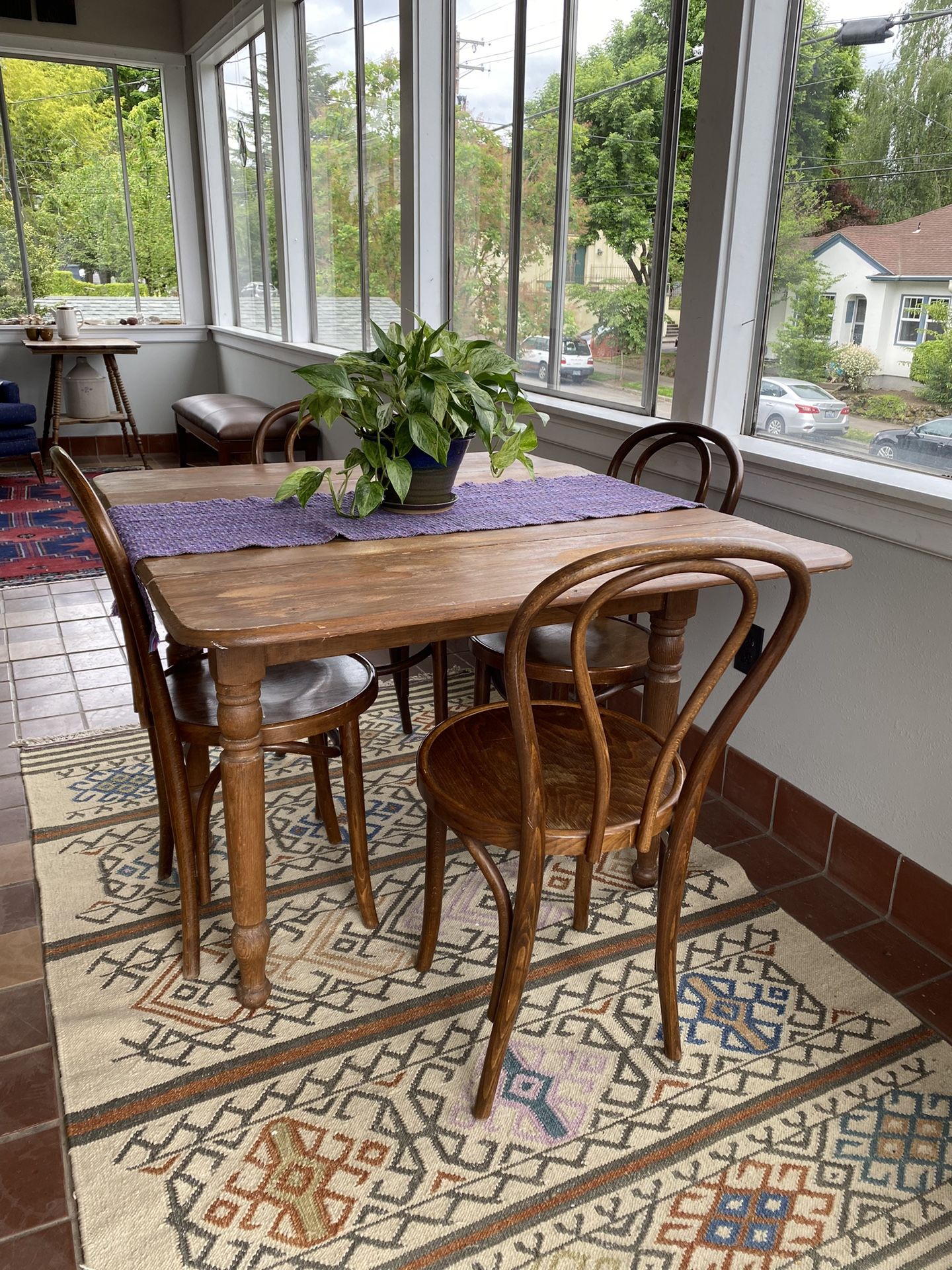 Rustic Mid-Century Vintage Drop-Leaf Dining table with Lovely Turned Legs