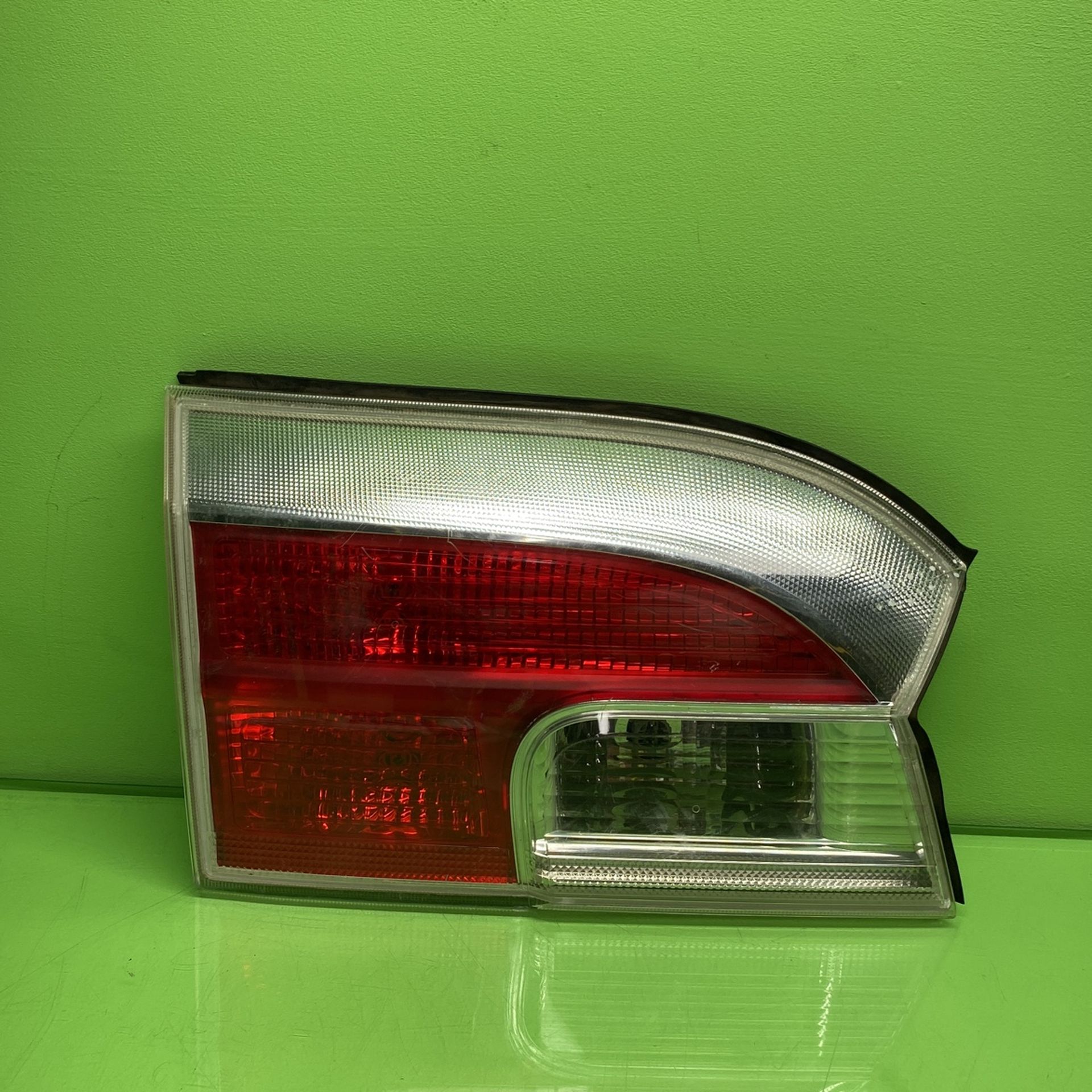 2010 2011 2012 2013 2014 2015 2016 2017 GMC TERRAIN REAR RIGHT PASSANGER INNER TAIL LIGHT OEM