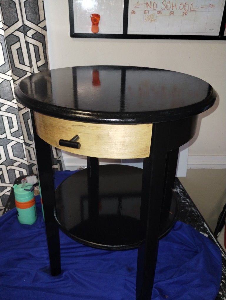 FL refinished End Table
