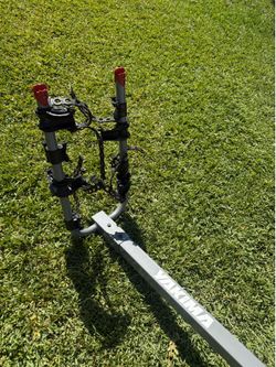 Yakima Bike Hitch (holds 3 bikes) with KEY and 1”in & 2”in Hitch Adapter