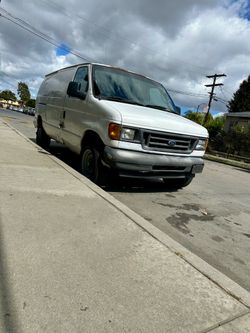 2004 Ford E-350