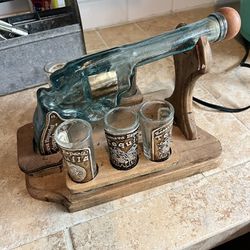 Vintage Hand Crafted Tequila Shot Glass And Gun Pourer Set 