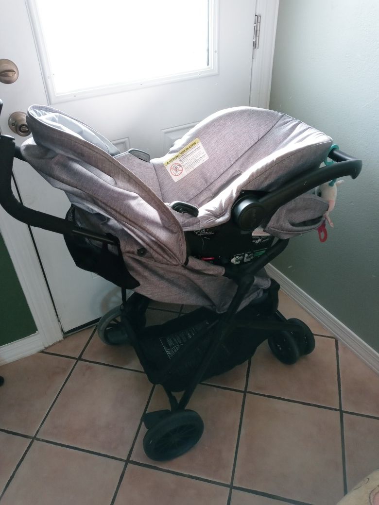 Evenflo stroller and car seat