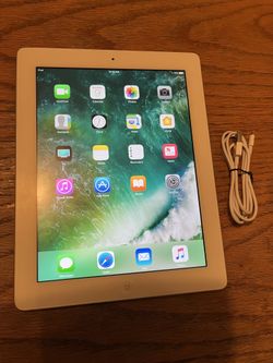 Apple iPad 4th Generation In Excellent Condition & USB Charger Cord. 