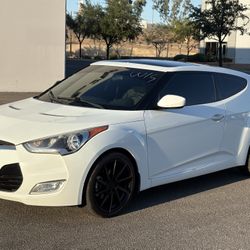 HUNDAY VELOSTER 2013