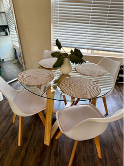 42” round Glass Dining Table & Chairs