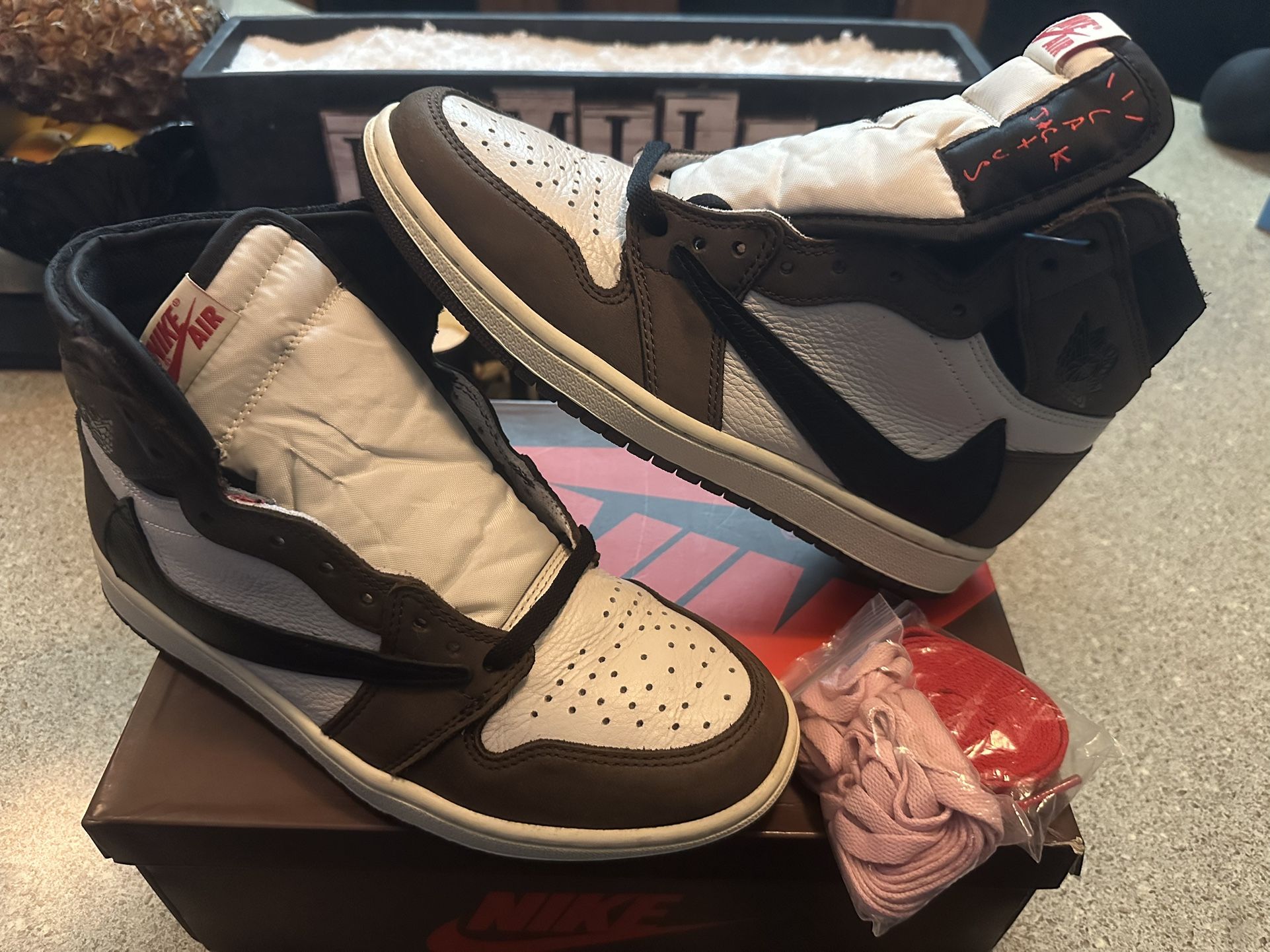 Air Jordan 1 Travis Scott Mocha 8