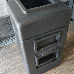 Harbor Waste and Windshield Service Center, 28-Gallon Square, Single-Sided, Open-Top Lid