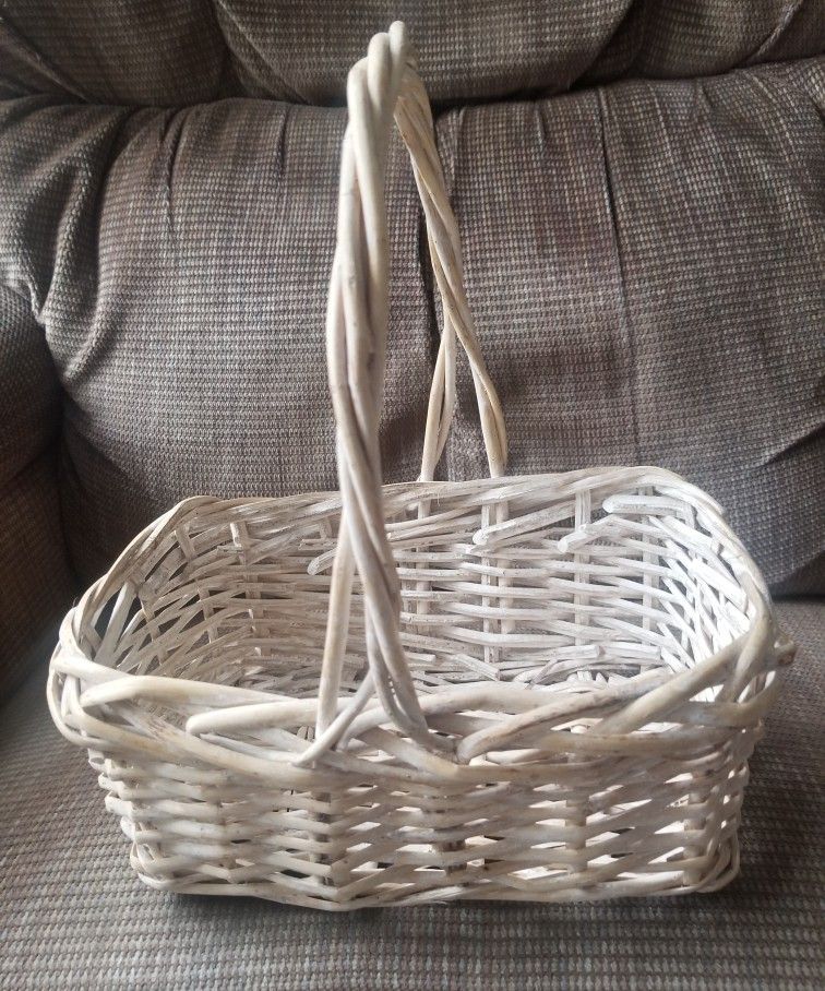 Rectangular Whitewash Woven Easter Basket W/Carrying Handle