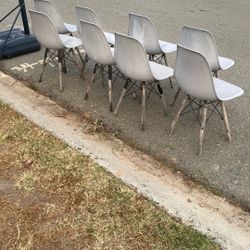 Free Contemporary Plastic Chairs (8) Set