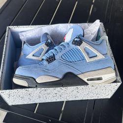 Jordan 4 University Blues 