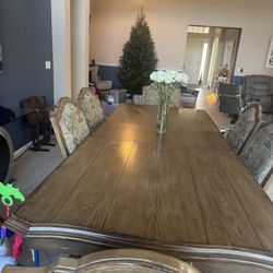 Dining Table And 6 Chairs 