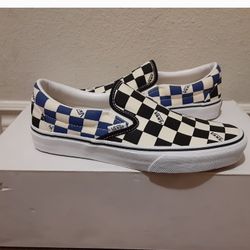 Vans Multiple Sizes Read Entire   DESCRIPTION 