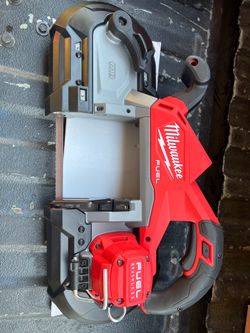 Milwaukee M18 FUEL 18V Lithium-Ion Brushless Cordless Deep Cut Band Saw (Tool-Only)