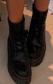 Woman’s Dr Marten boots size 6