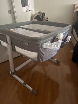Simmons twin bassinet