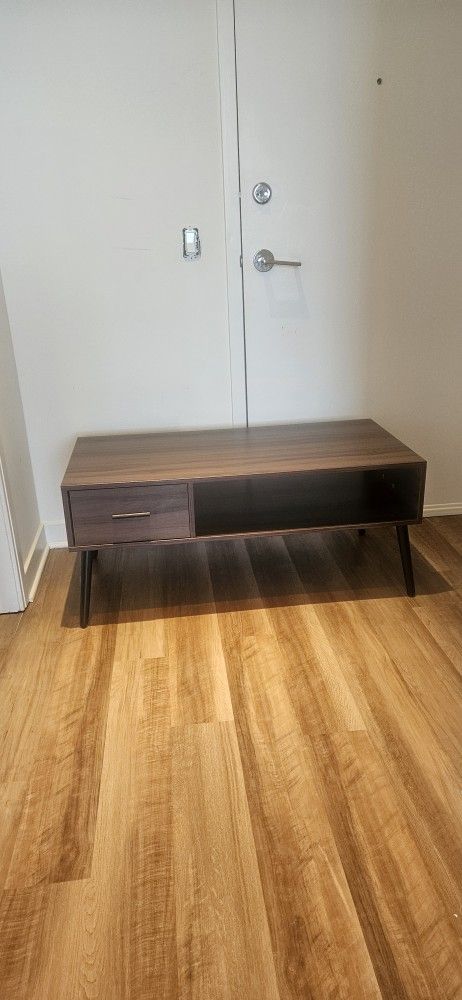 TV CONSOLE