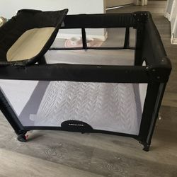 Playpen With Changing Table 