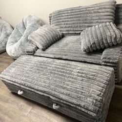 Thomasville Wills Fabric Oversize Chair 