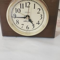 Vintage seth thomas electric alarm clock woodgrain.