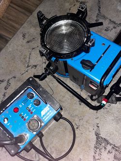Arri Compact 1200 daylight DMX anti flicker light with ballast and cable (tested) (for trade)