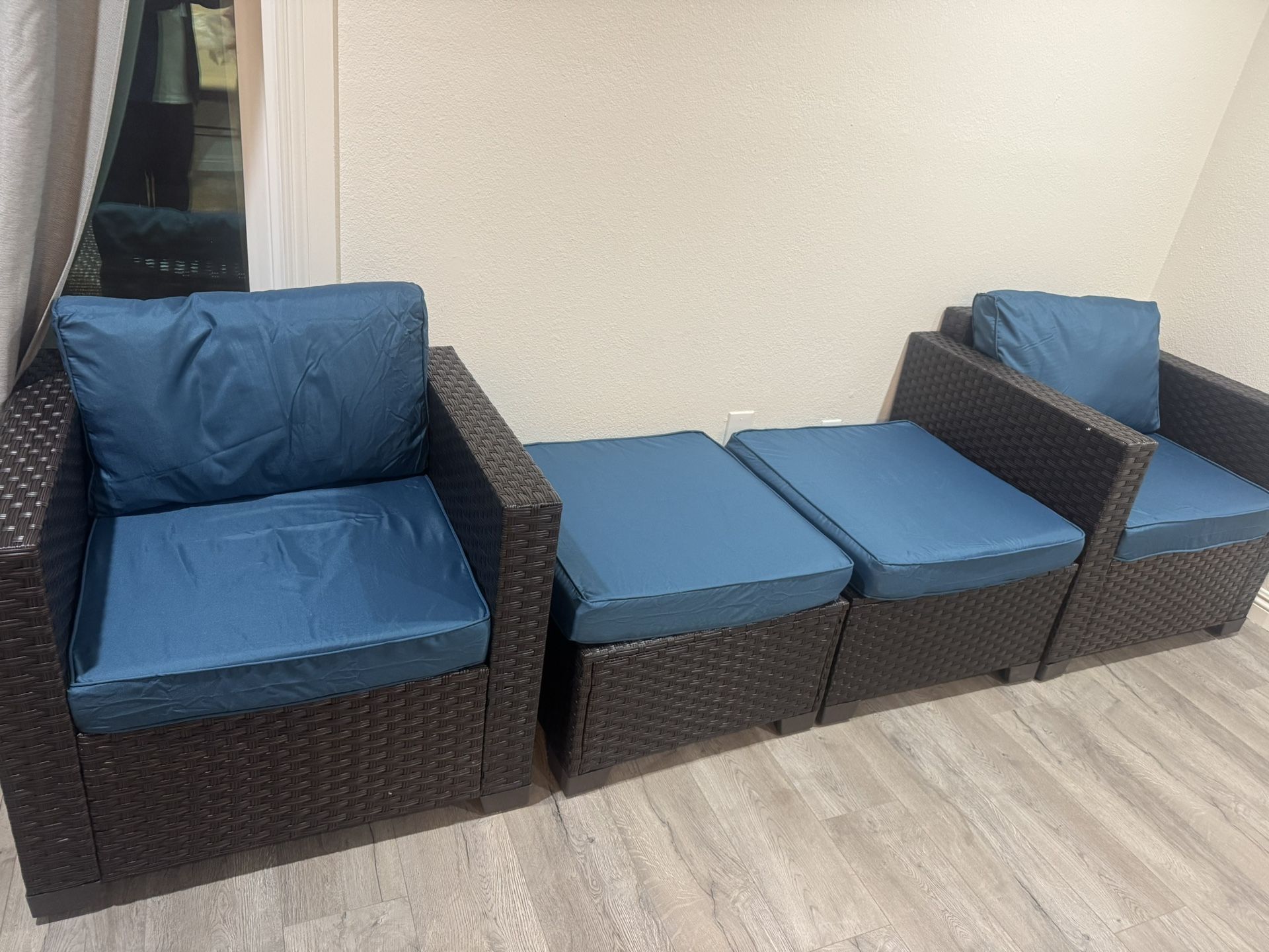 Outdoor wicker patio chair set rattan lounge chairs with ottomans patio furniture set blue cushions outdoor conversation set balcony