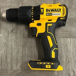 Dewalt (DCD778) 20V Max Cordless Brushless Compact Hammer Drill