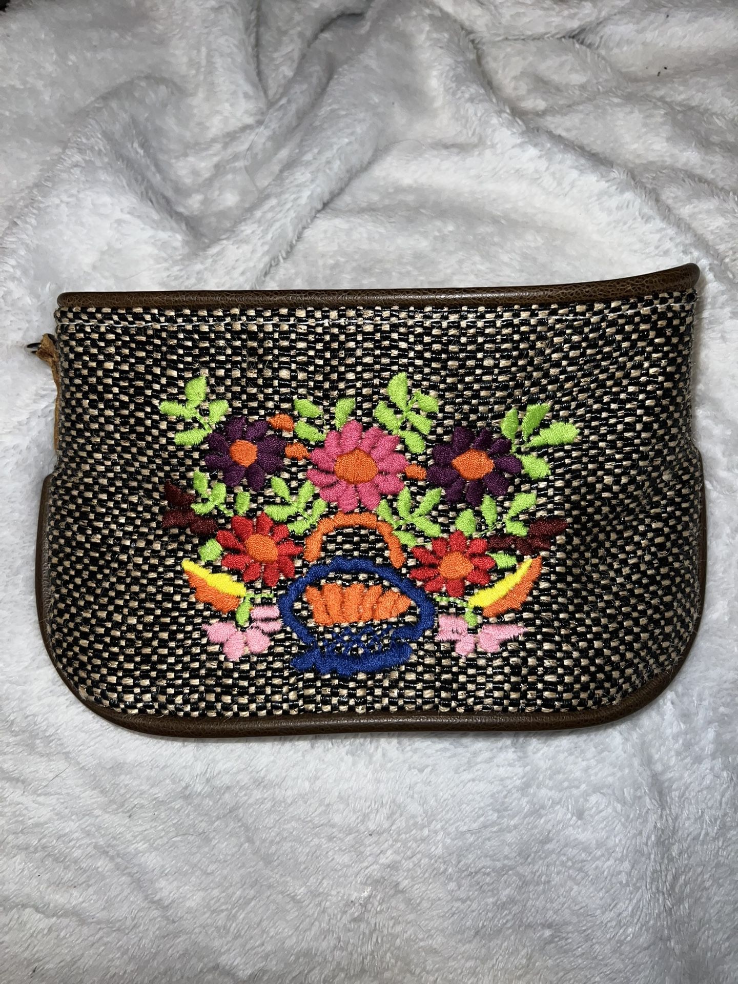 Consuela wristlet (missing wristlet strap)