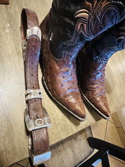 ORIGINAL OSTRICH BOOTS SIZE 8-9 WITH BELT SET BOTAS DE AVESTRUZ ORIGINAL CON SU CINTO PERFECTO CONDICIÓN 