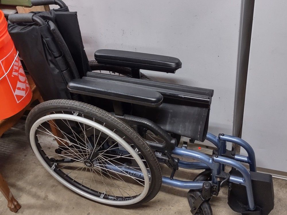 Ultralight Wheelchair