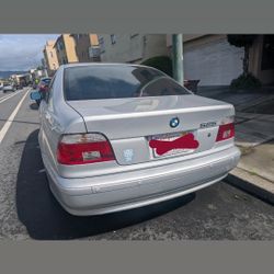 2002 BMW 525i