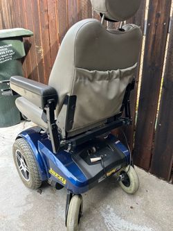 Saggy electric wheelchair
