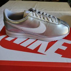 *NEW* Nike Cortez Metallic Silver Grey White Lace Up Sneakers  Women's Size 9.5 with Box
