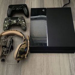 500GB PS4, 2 Controllers, Overwatch And WWE 