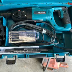 Makita HR2455 Rotary Hammer 