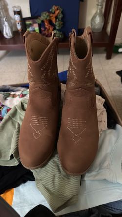 Girls boots