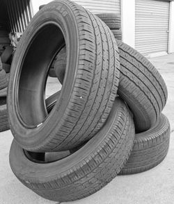 225/55/19 USED TIRE (MOBILE UNTIL 10PM)