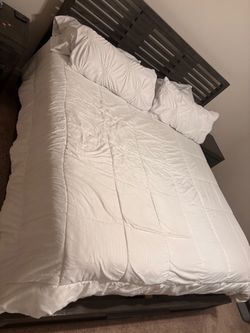 King Size Bedroom Set – Multi Gray / Dark Wood Finish – Mattress Included
