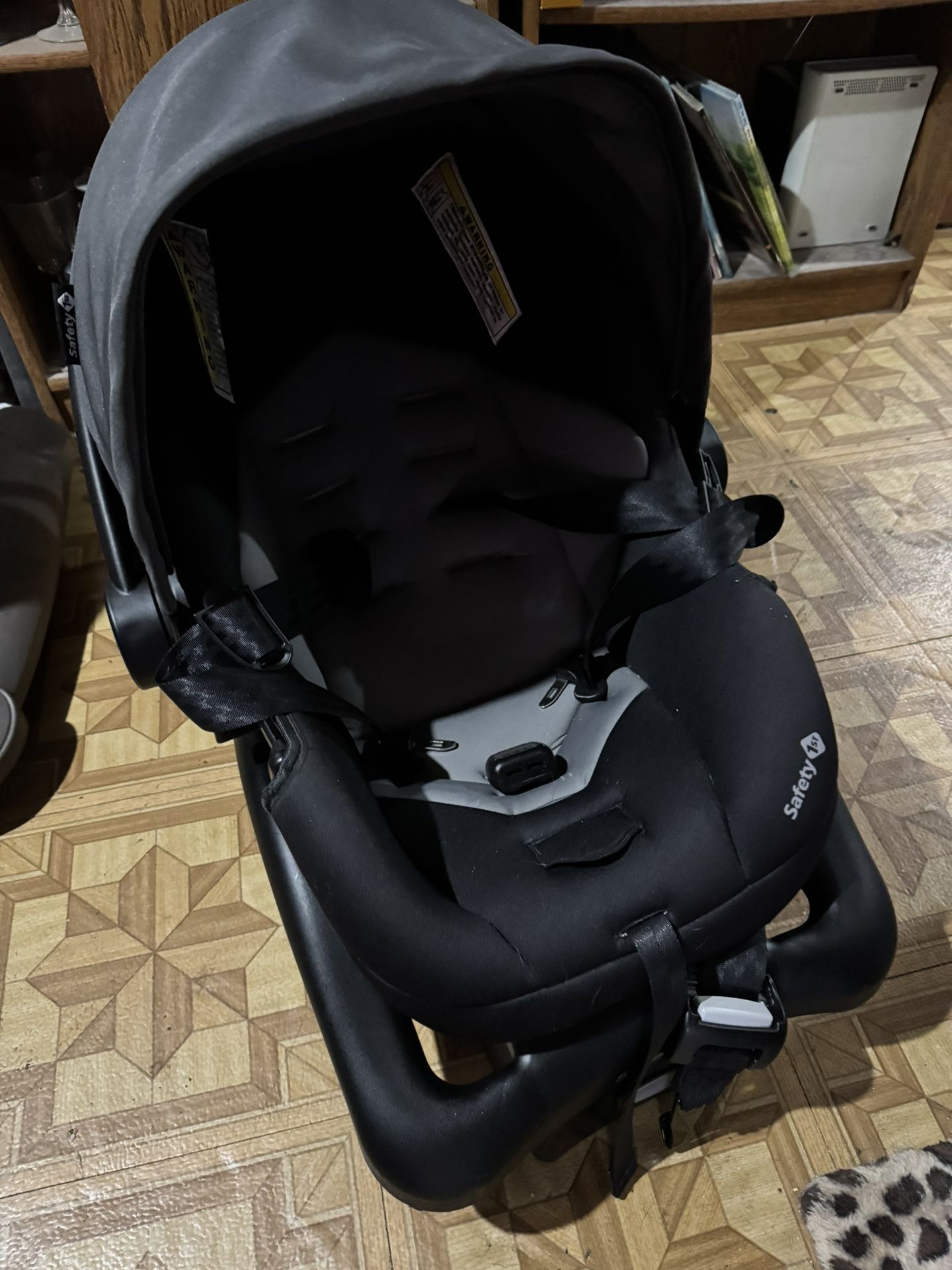 Safety First Newborn Car seat