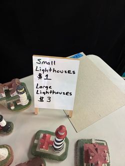 Mini lighthouse figures
